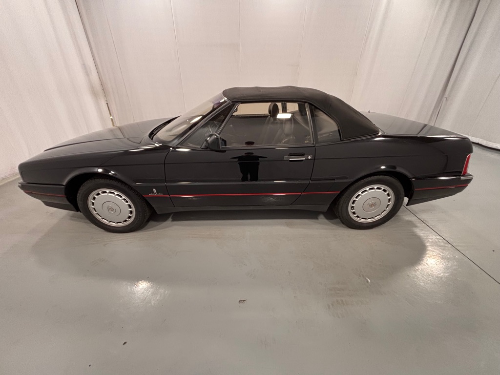 Photo 8 of this CADILLAC ALLANTE