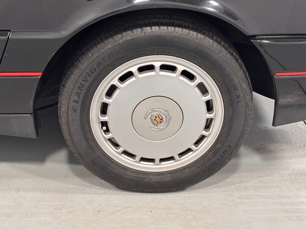 Photo 24 of this CADILLAC ALLANTE