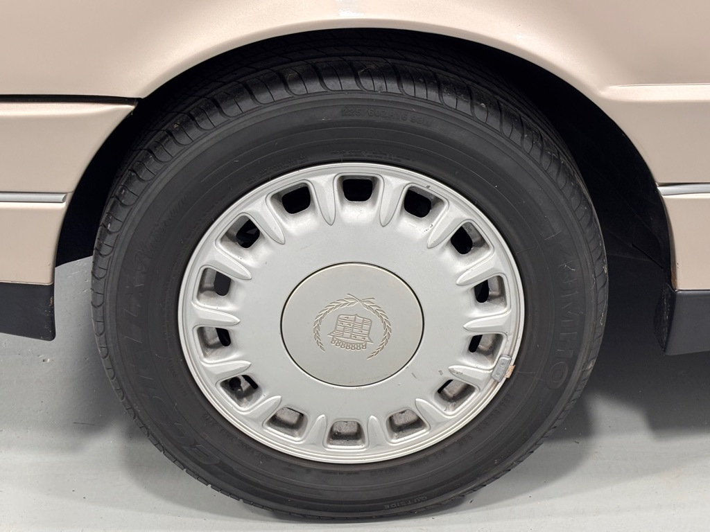 Photo 26 of this CADILLAC ALLANTE