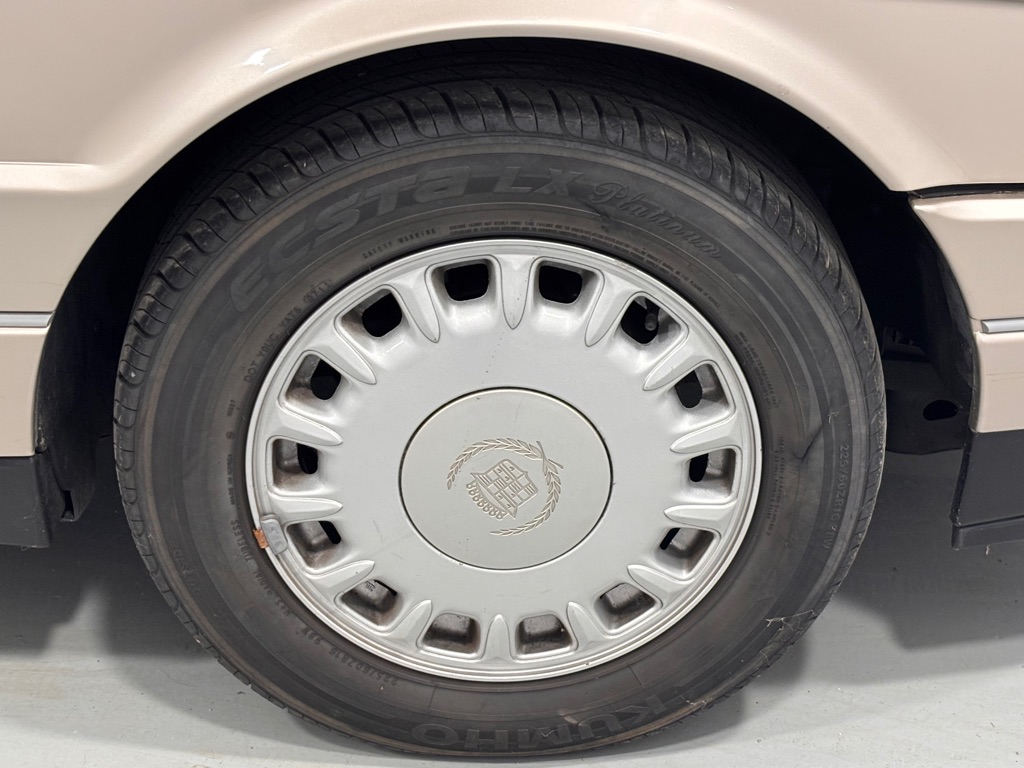 Photo 25 of this CADILLAC ALLANTE