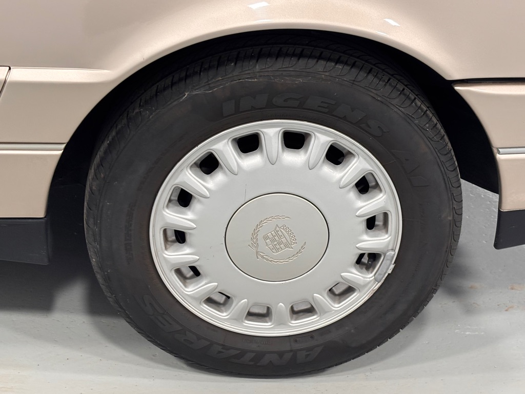 Photo 24 of this CADILLAC ALLANTE