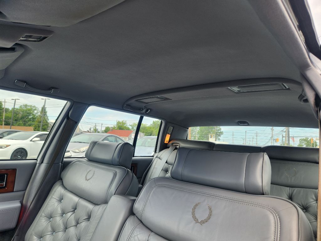 Photo 28 of this CADILLAC FLEETWOOD