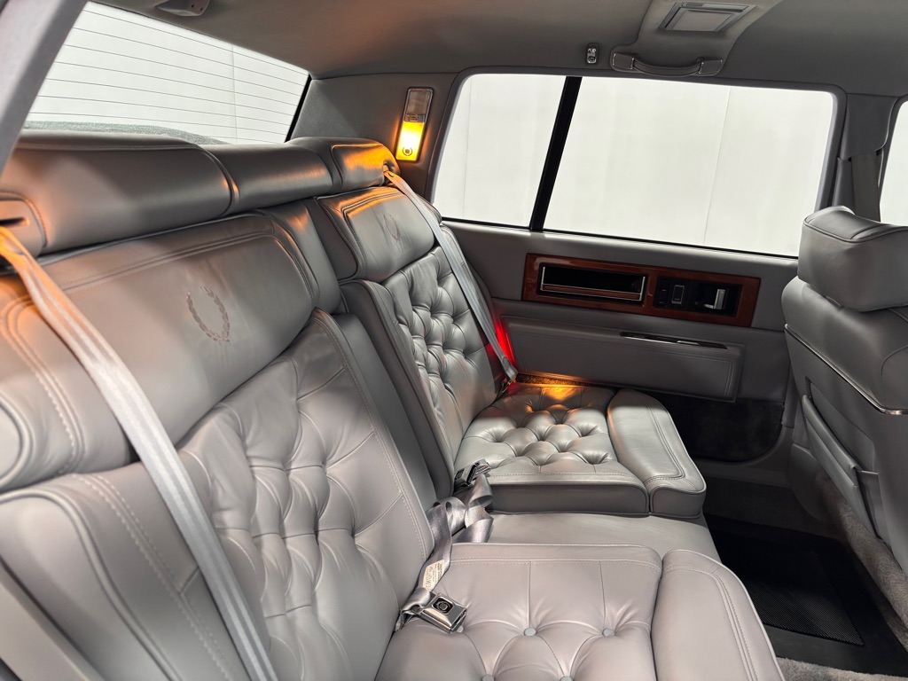 Photo 26 of this CADILLAC FLEETWOOD
