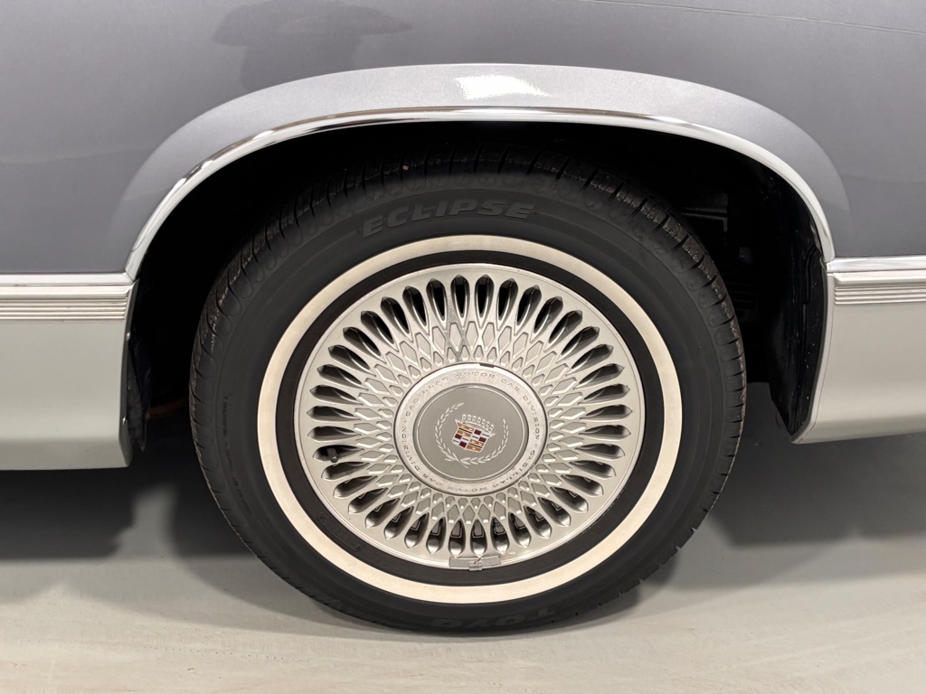 Photo 34 of this CADILLAC FLEETWOOD