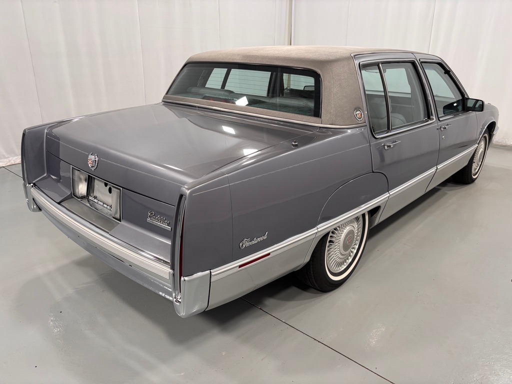 Photo 5 of this CADILLAC FLEETWOOD