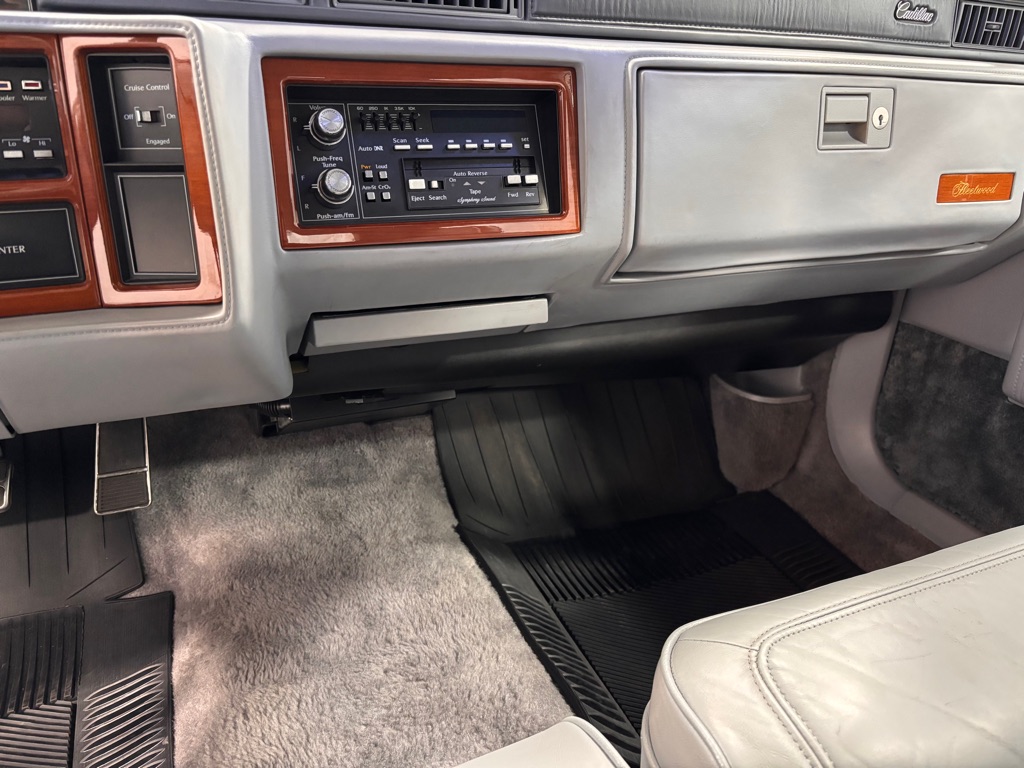 Photo 14 of this CADILLAC FLEETWOOD