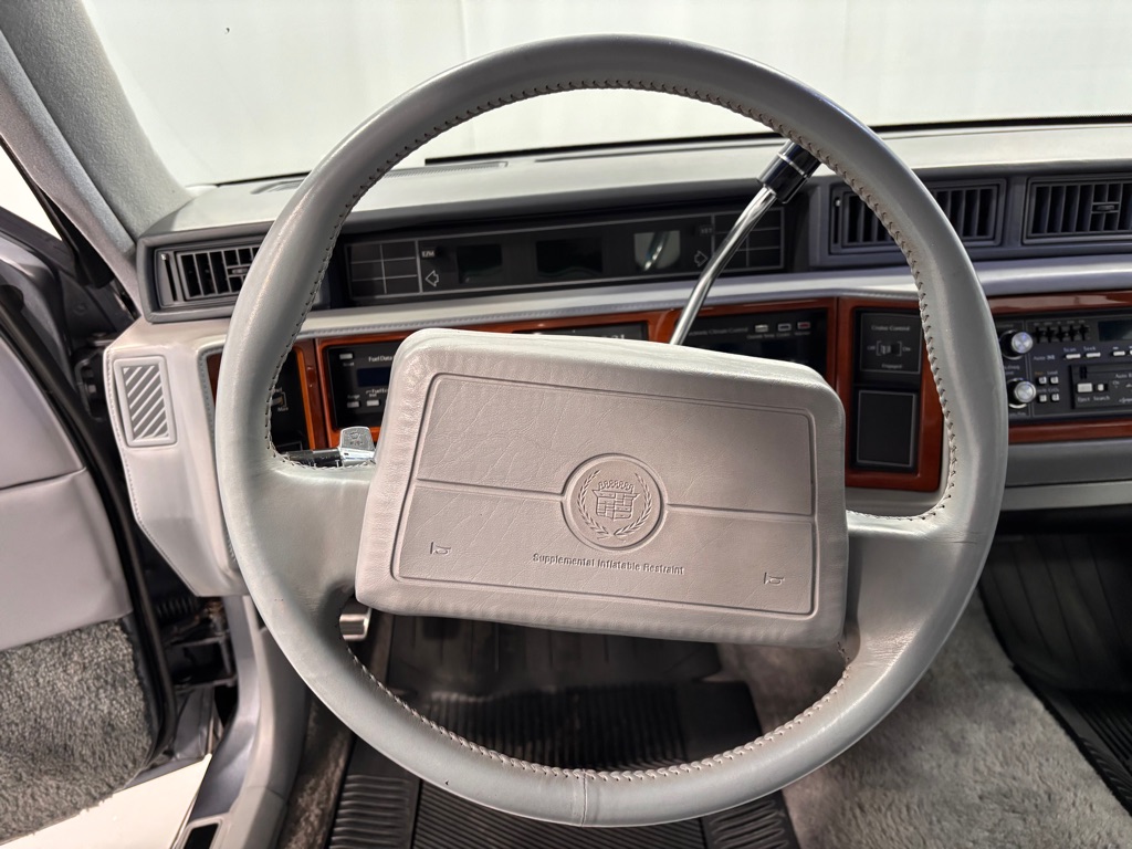 Photo 13 of this CADILLAC FLEETWOOD