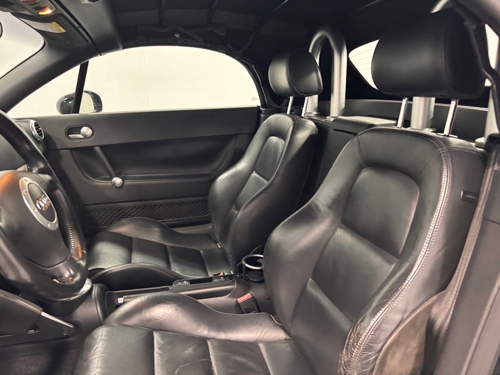 Photo 11 of this AUDI TT 3.2 CONV
