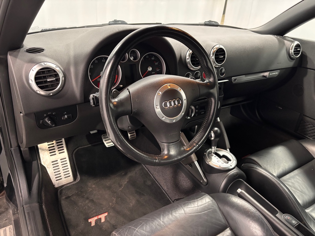 Photo 9 of this AUDI TT 3.2 CONV