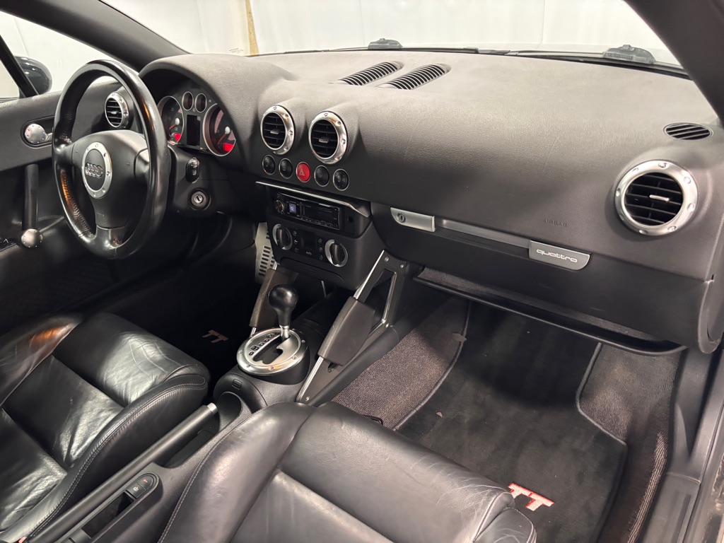 Photo 16 of this AUDI TT 3.2 CONV