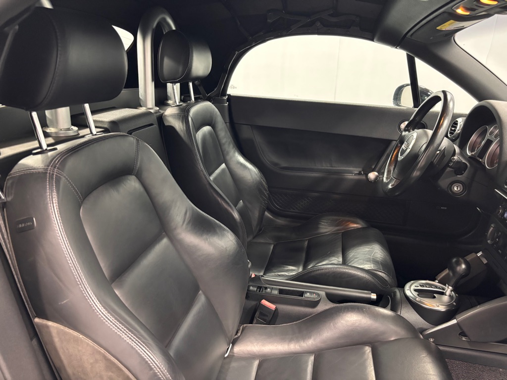 Photo 18 of this AUDI TT 3.2 CONV