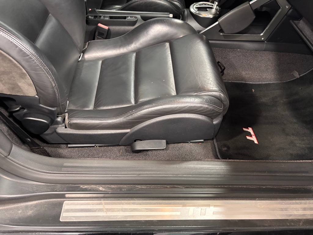 Photo 17 of this AUDI TT 3.2 CONV