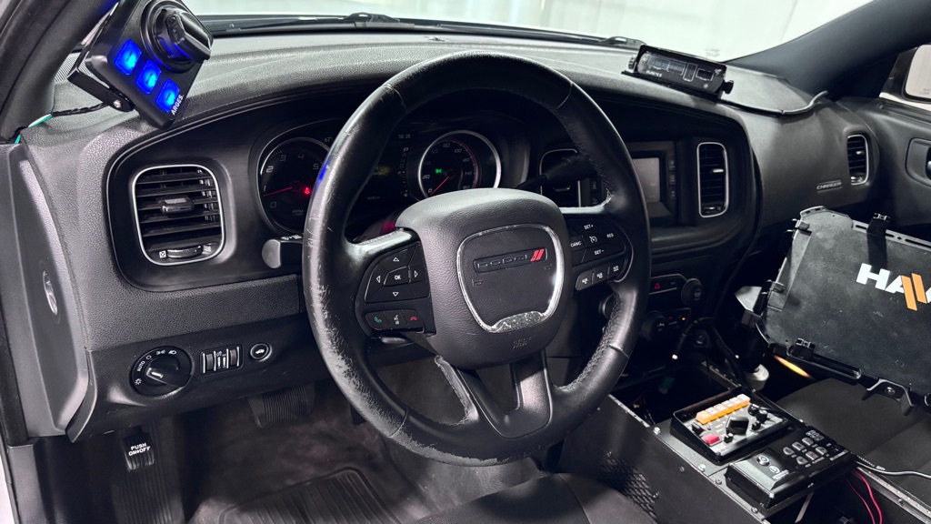 Photo 9 of this DODGE CHARGER POLICE