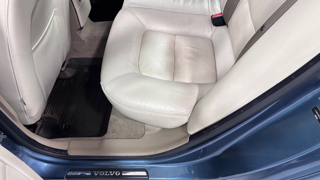 Photo 22 of this VOLVO S80 T6