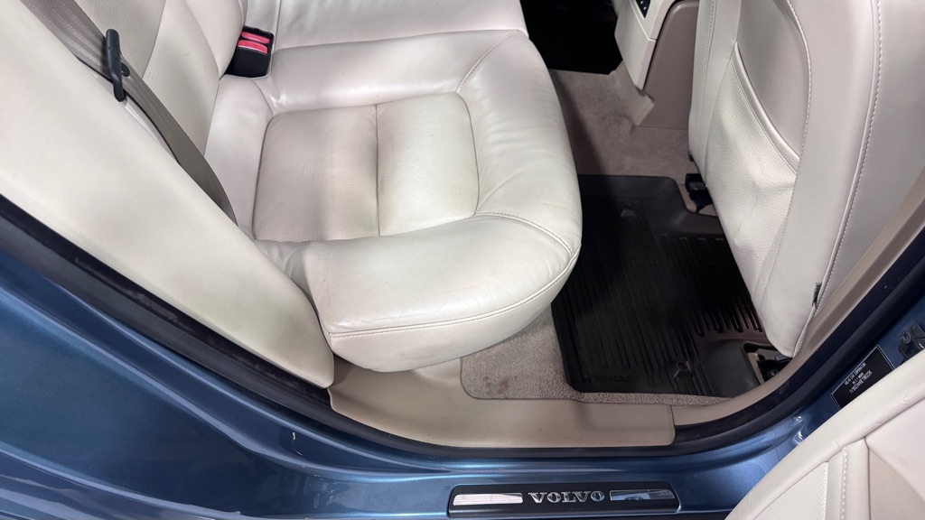 Photo 25 of this VOLVO S80 T6