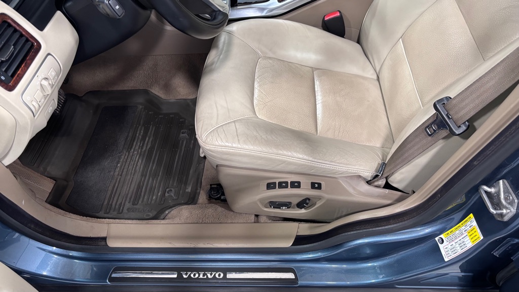 Photo 11 of this VOLVO S80 T6