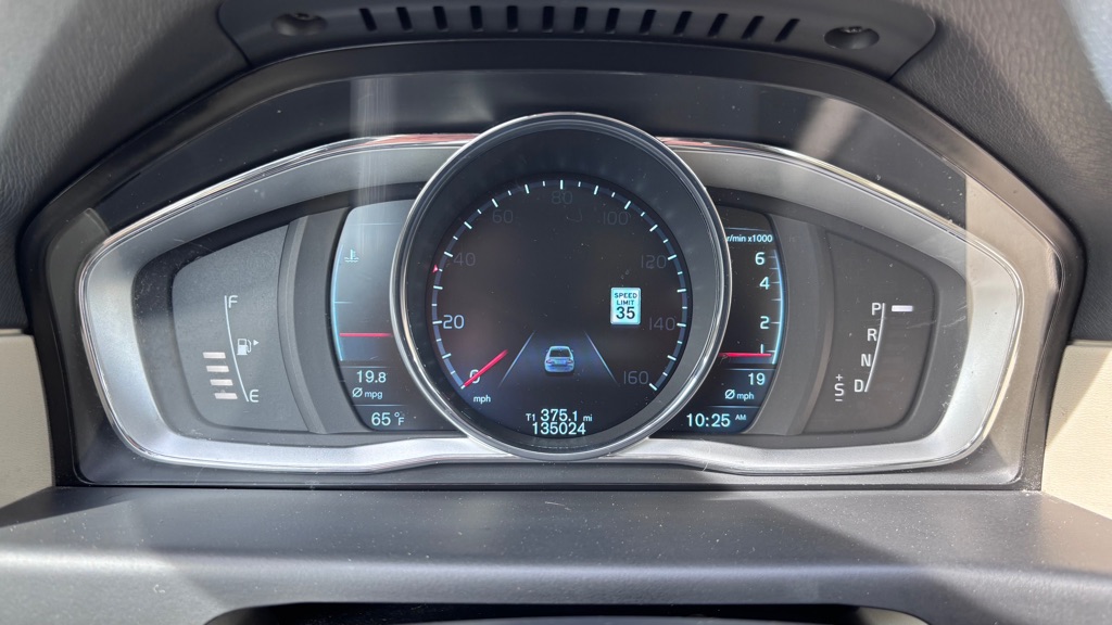 Photo 15 of this VOLVO S80 T6