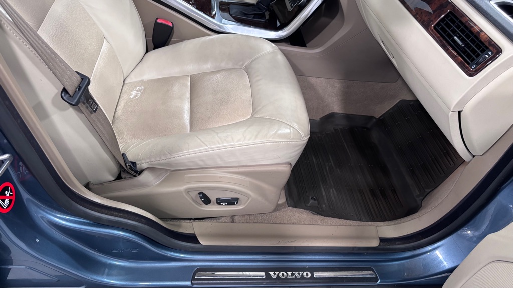 Photo 19 of this VOLVO S80 T6