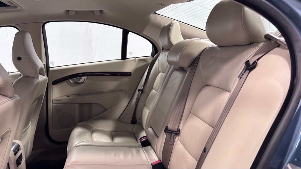 Photo 23 of this VOLVO S80 T6