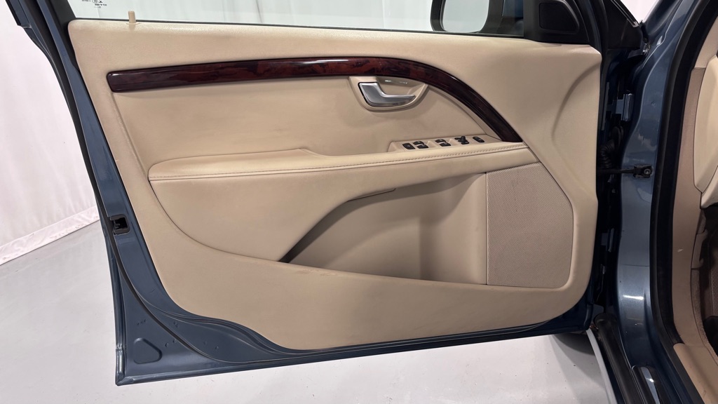 Photo 17 of this VOLVO S80 T6