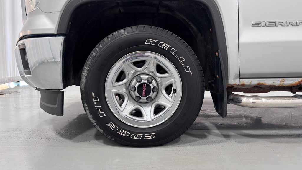Photo 23 of this GMC SIERRA 1500