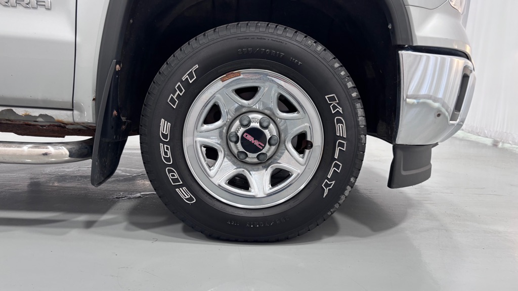 Photo 25 of this GMC SIERRA 1500
