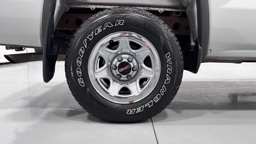 Photo 26 of this GMC SIERRA 1500