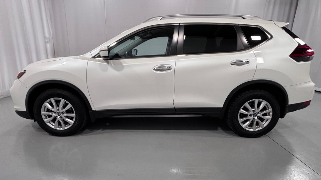 Photo 8 of this NISSAN ROGUE SV