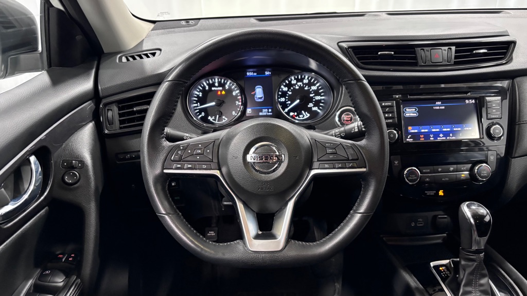 Photo 13 of this NISSAN ROGUE SV
