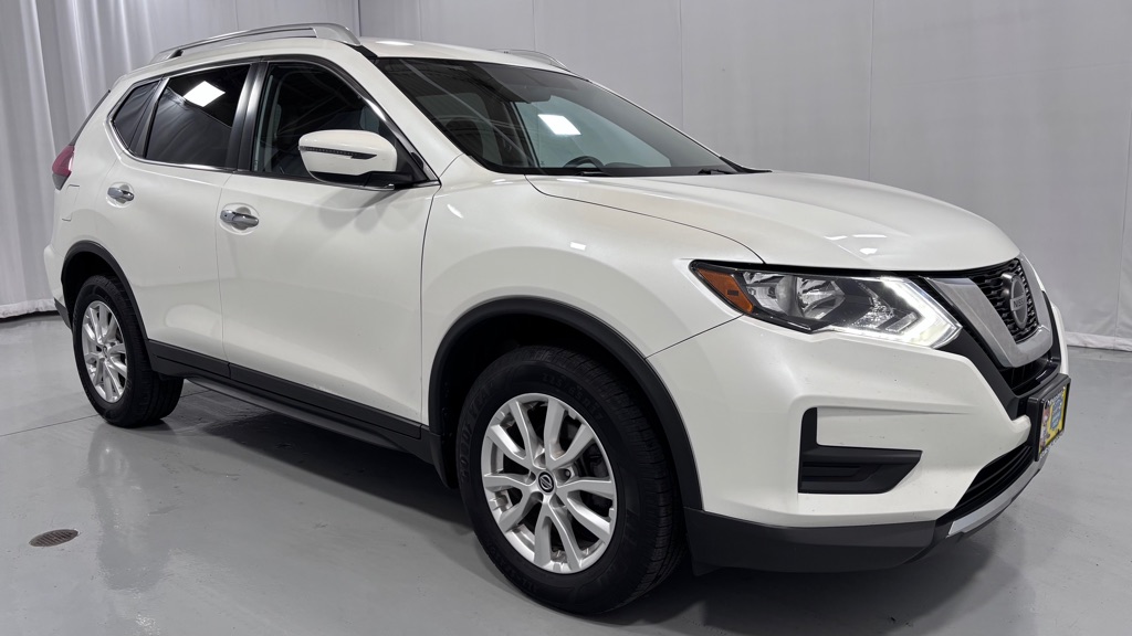 Photo 3 of this NISSAN ROGUE SV