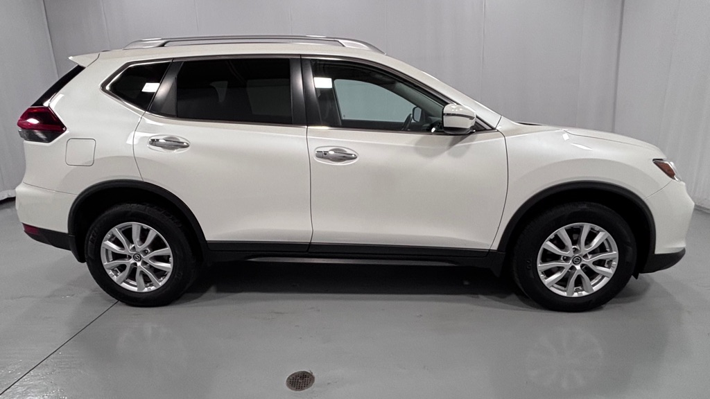 Photo 4 of this NISSAN ROGUE SV