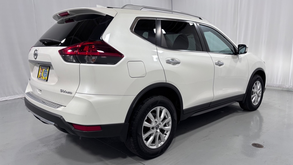 Photo 5 of this NISSAN ROGUE SV