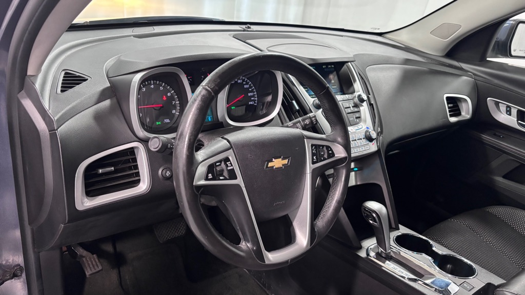 Photo 9 of this CHEVROLET EQUINOX LT