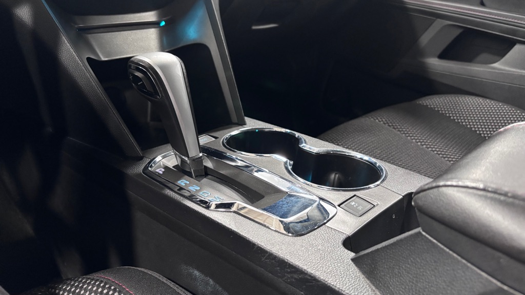 Photo 16 of this CHEVROLET EQUINOX LT