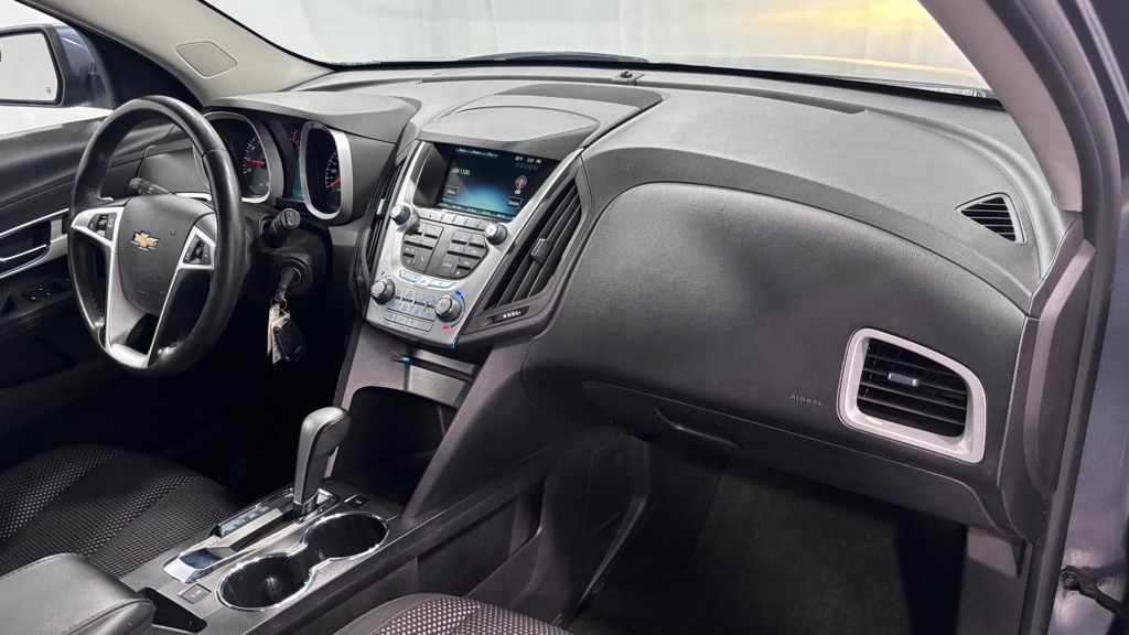 Photo 18 of this CHEVROLET EQUINOX LT