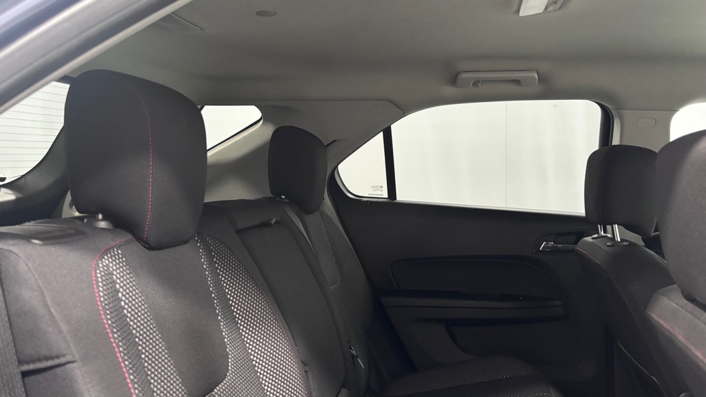 Photo 26 of this CHEVROLET EQUINOX LT