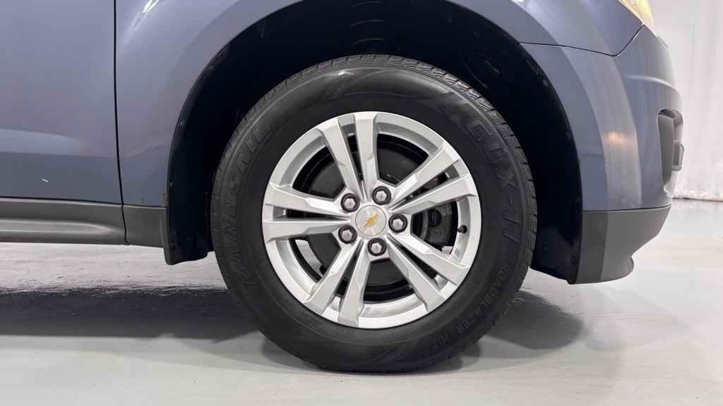 Photo 33 of this CHEVROLET EQUINOX LT