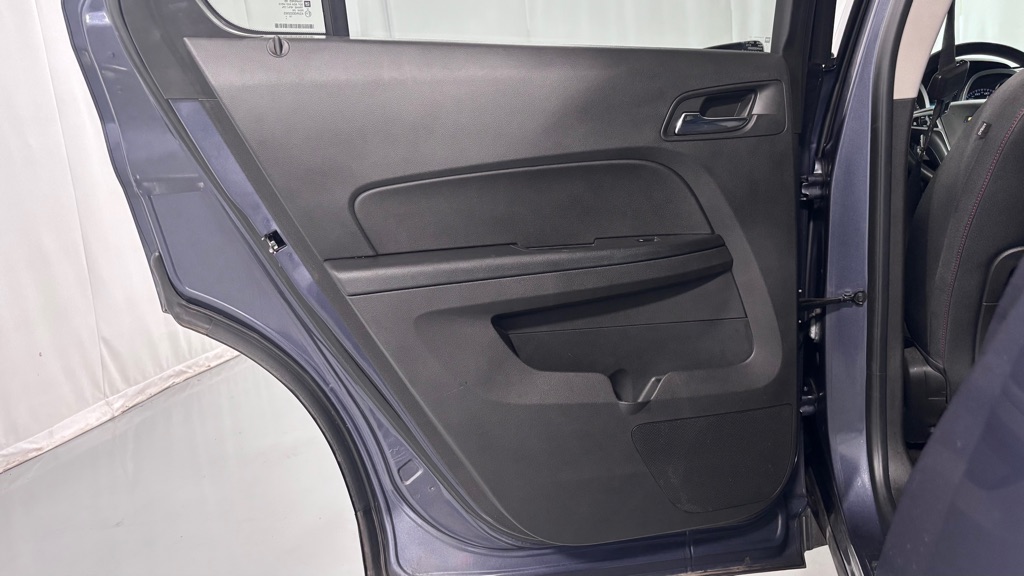 Photo 24 of this CHEVROLET EQUINOX LT