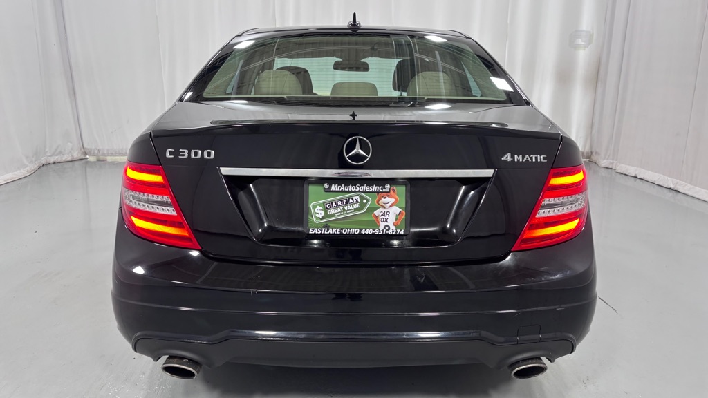 Photo 6 of this MERCEDES-BENZ C-300 4MATIC