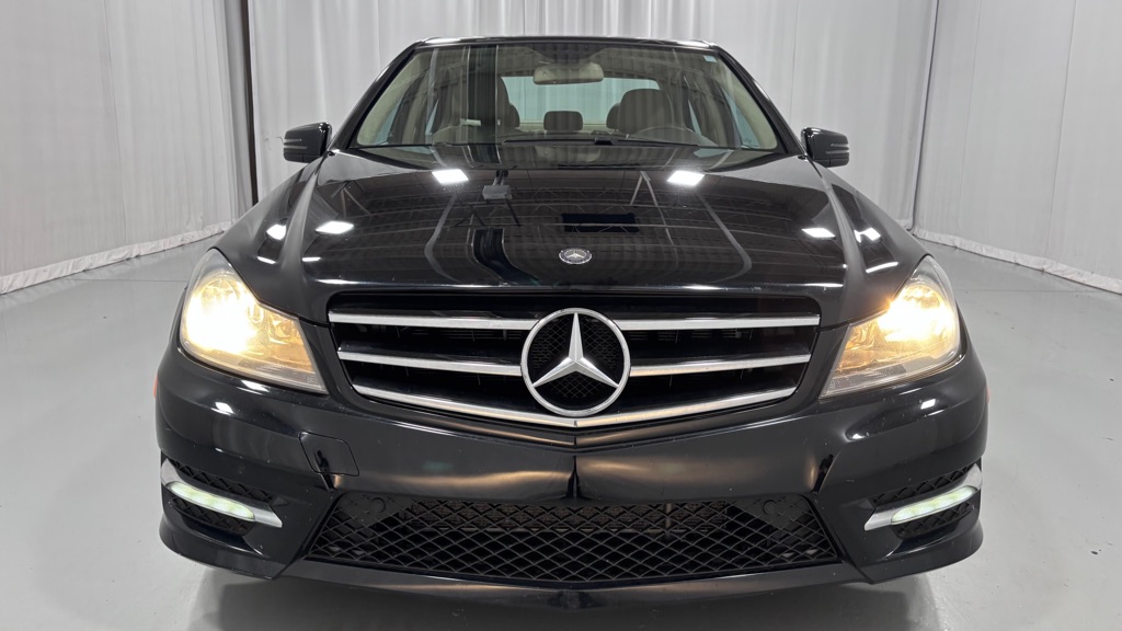 Photo 2 of this MERCEDES-BENZ C-300 4MATIC