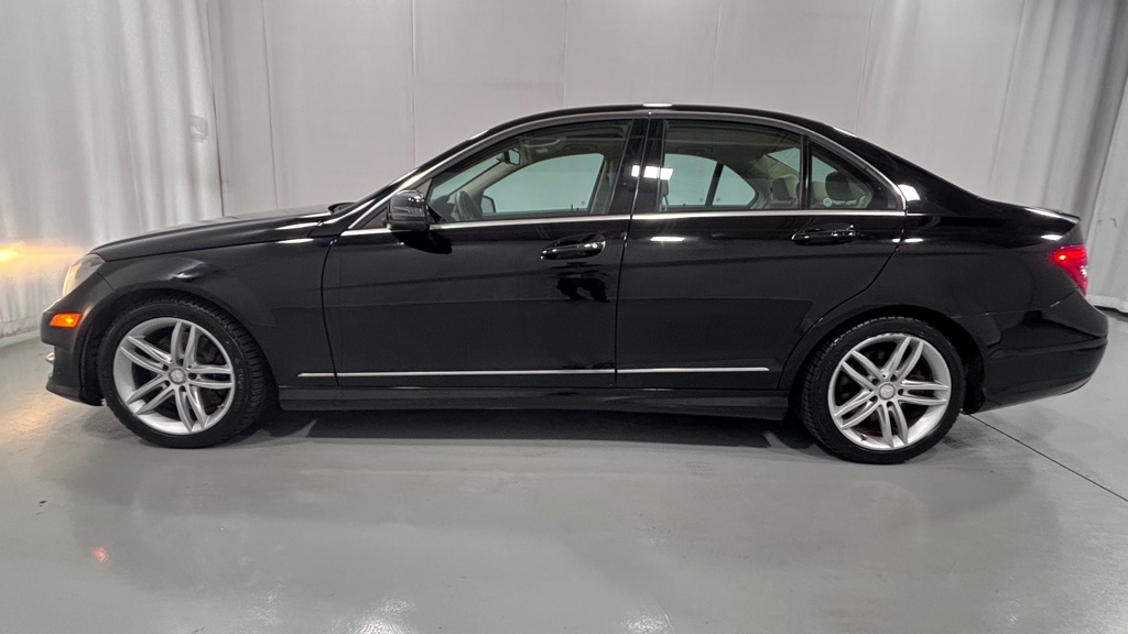 Photo 8 of this MERCEDES-BENZ C-300 4MATIC
