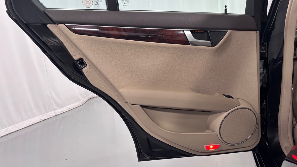 Photo 24 of this MERCEDES-BENZ C-300 4MATIC