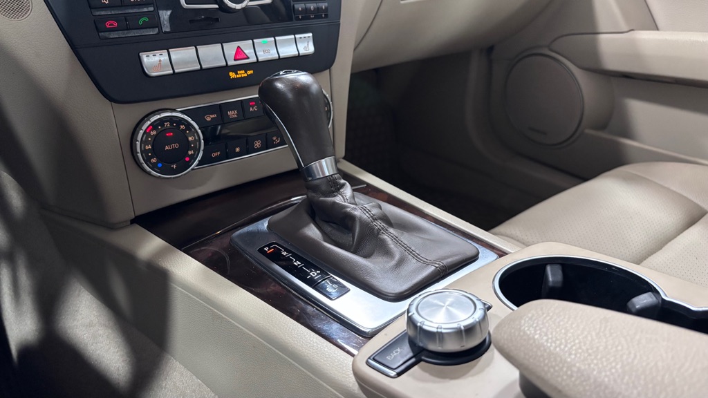 Photo 16 of this MERCEDES-BENZ C-300 4MATIC