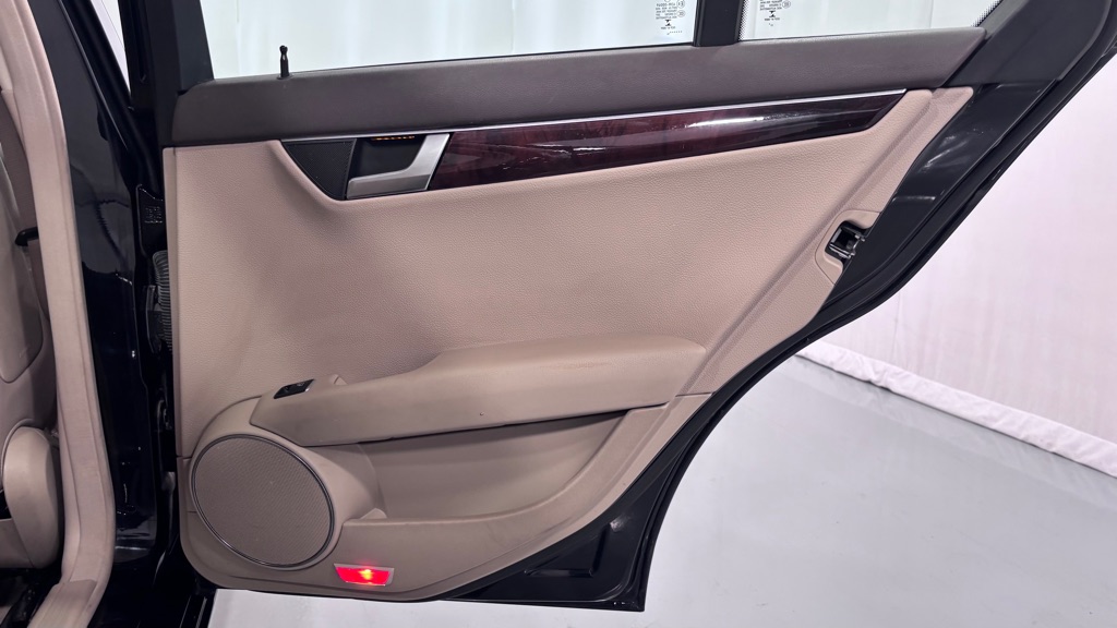 Photo 28 of this MERCEDES-BENZ C-300 4MATIC
