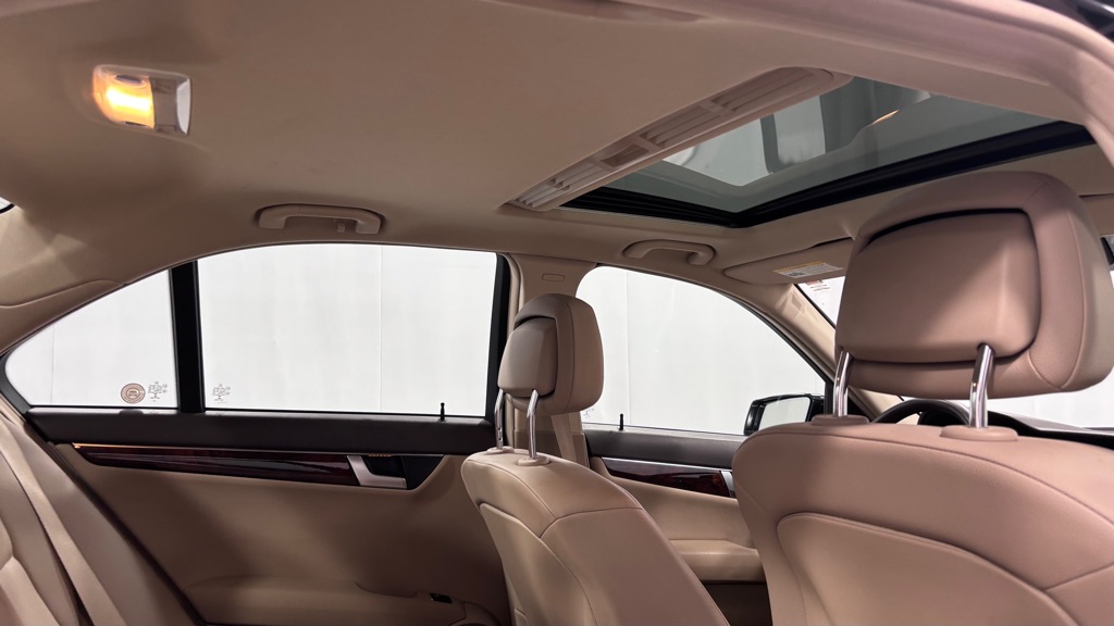 Photo 27 of this MERCEDES-BENZ C-300 4MATIC