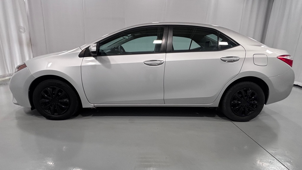 Photo 8 of this TOYOTA COROLLA L