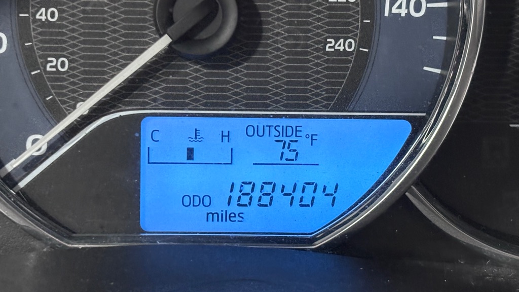 Photo 13 of this TOYOTA COROLLA L