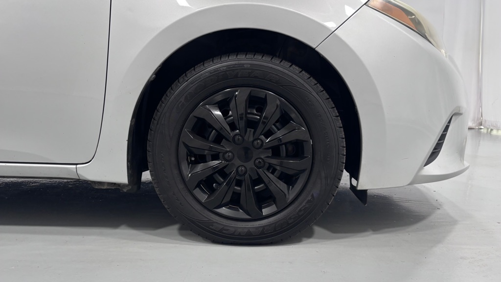 Photo 31 of this TOYOTA COROLLA L