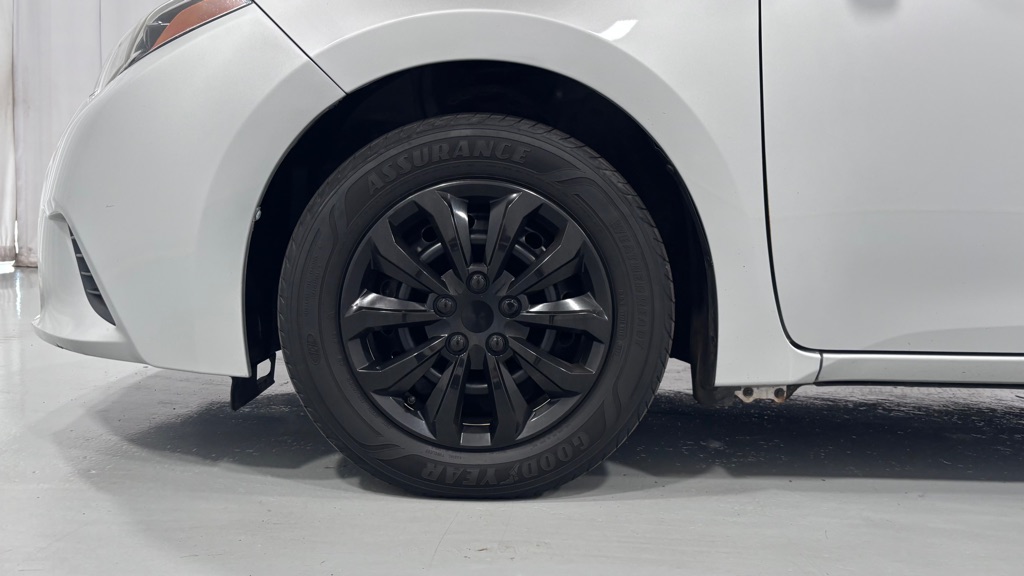 Photo 29 of this TOYOTA COROLLA L