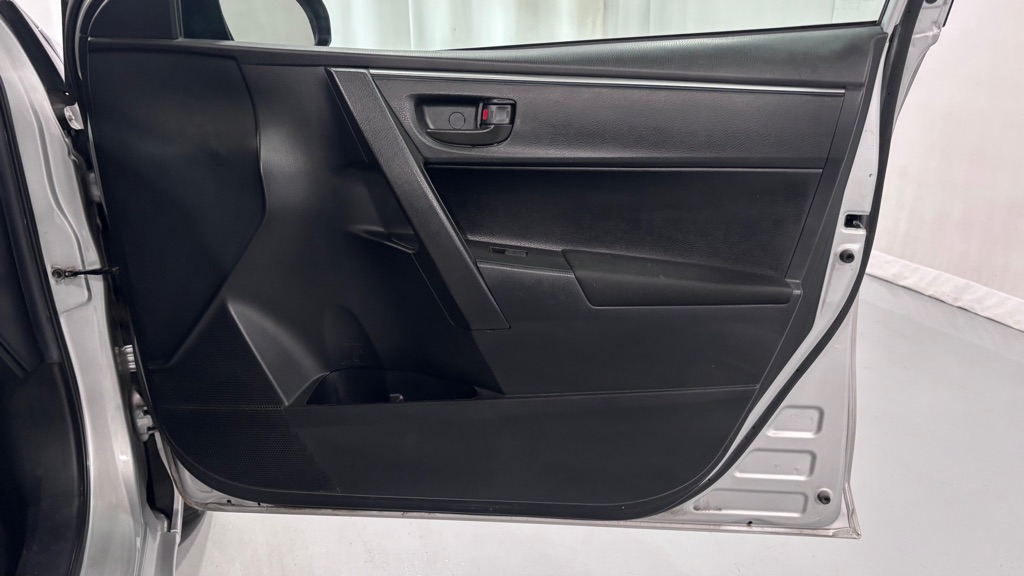Photo 19 of this TOYOTA COROLLA L